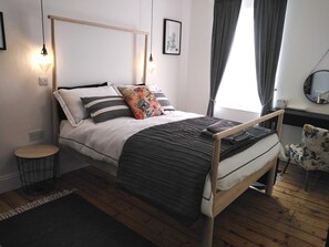 3 soverom, strykejern/-brett, reiseseng for barn og wi-fi