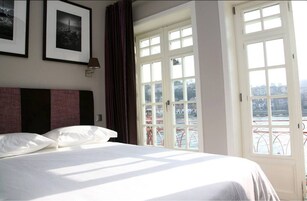 In-room safe, blackout curtains, soundproofing, free WiFi