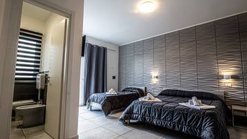 Frigobar, escrivaninha, Wi-Fi de cortesia, roupa de cama