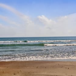 Rannalla, surffausmahdollisuus