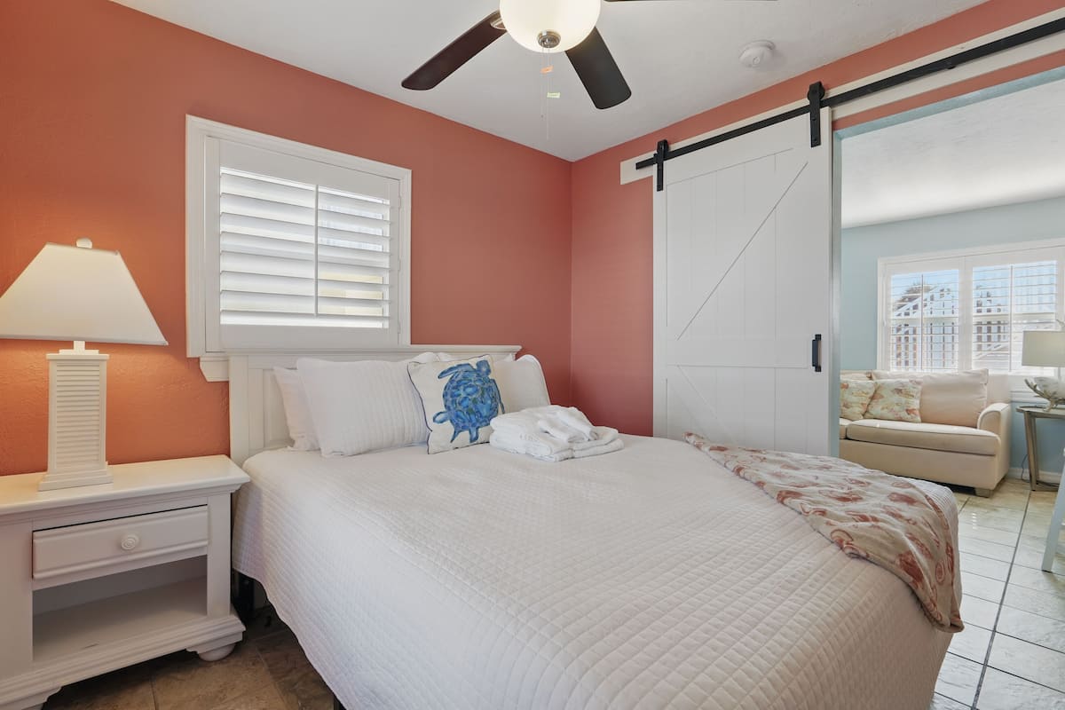 Deluxe Suite, 1 Queen Bed with Sofa bed (TWO)