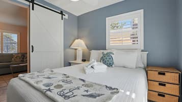 Deluxe Suite, 1 Queen Bed with Sofa bed (ONE) | Individually decorated, individually furnished, iron/ironing board