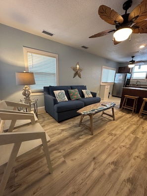 Executive Cottage, 2 Bedrooms, Balcony, Partial Ocean View | Living area