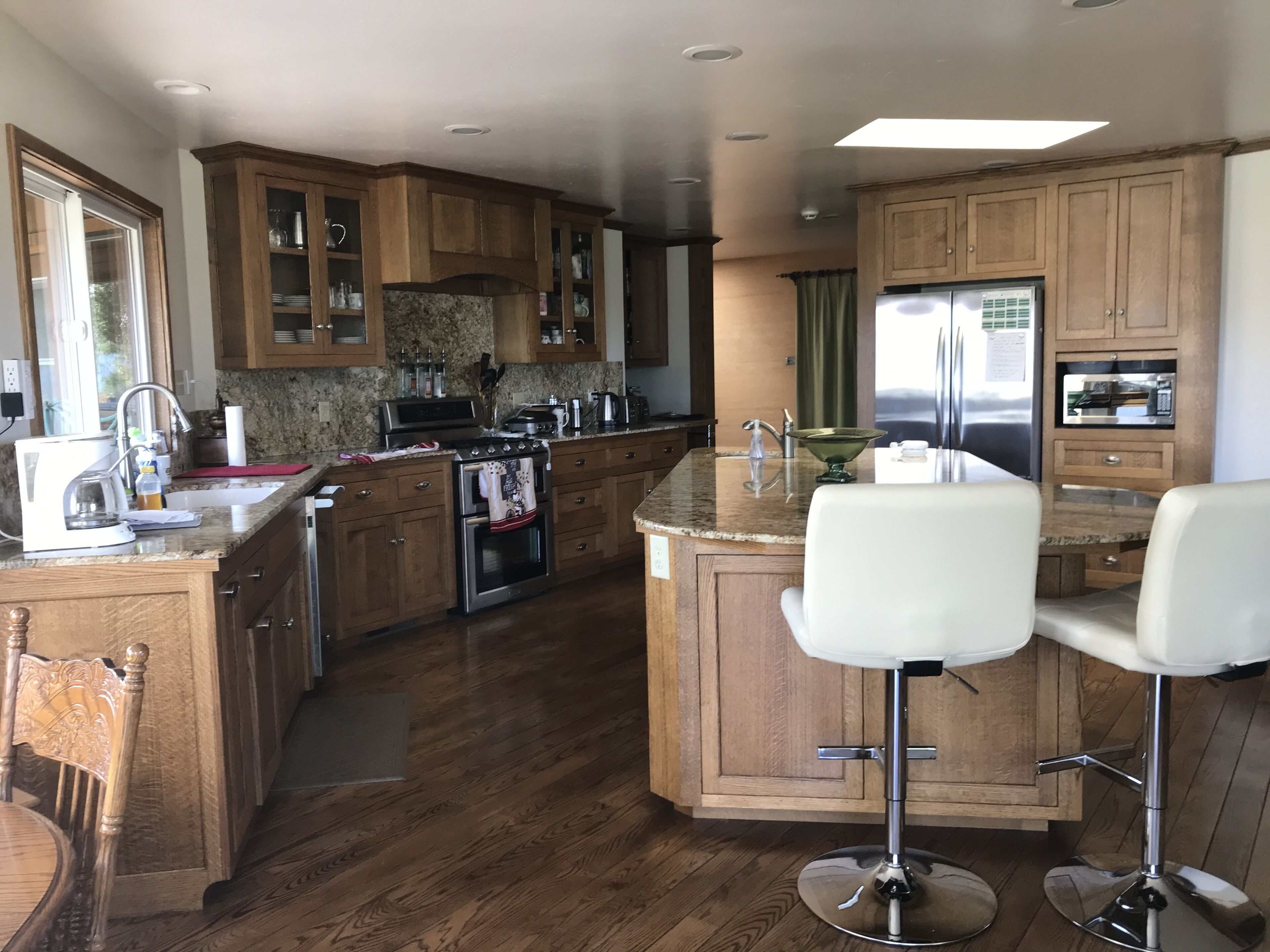 Hilltop Estate with Panoramic Views