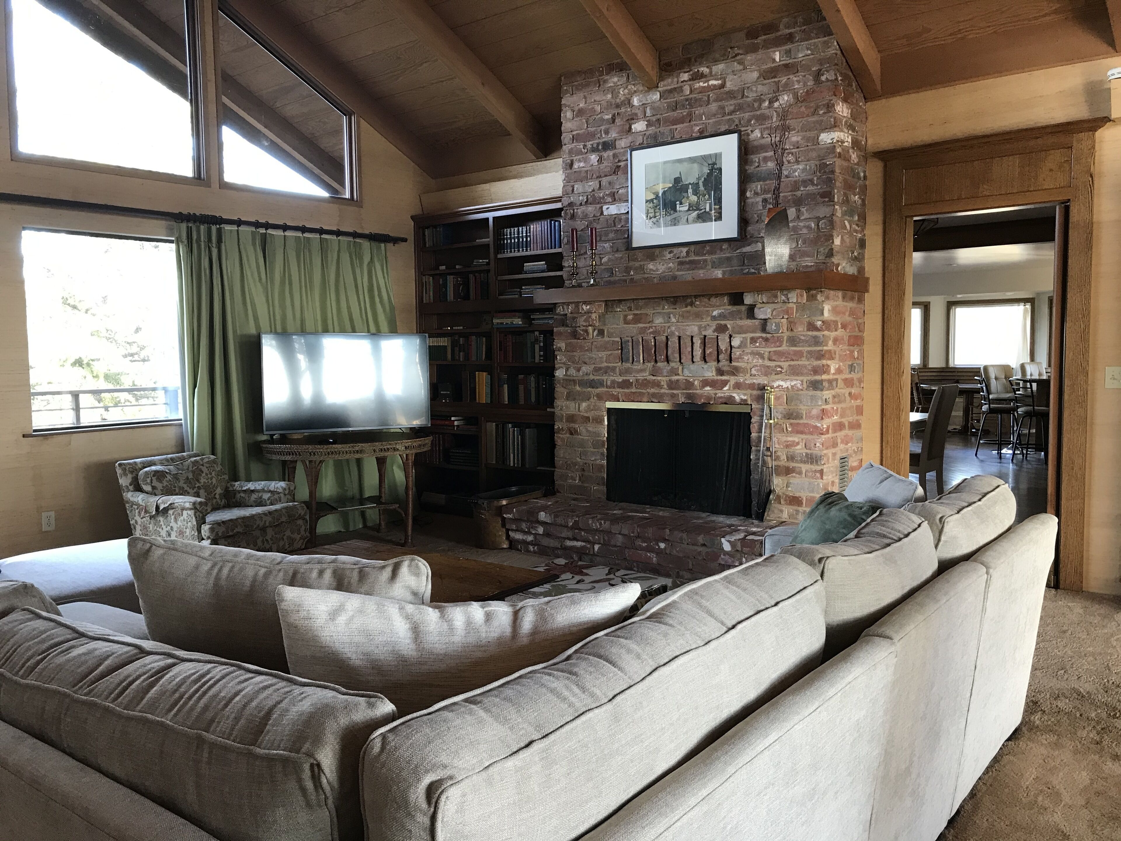 Hilltop Estate with Panoramic Views