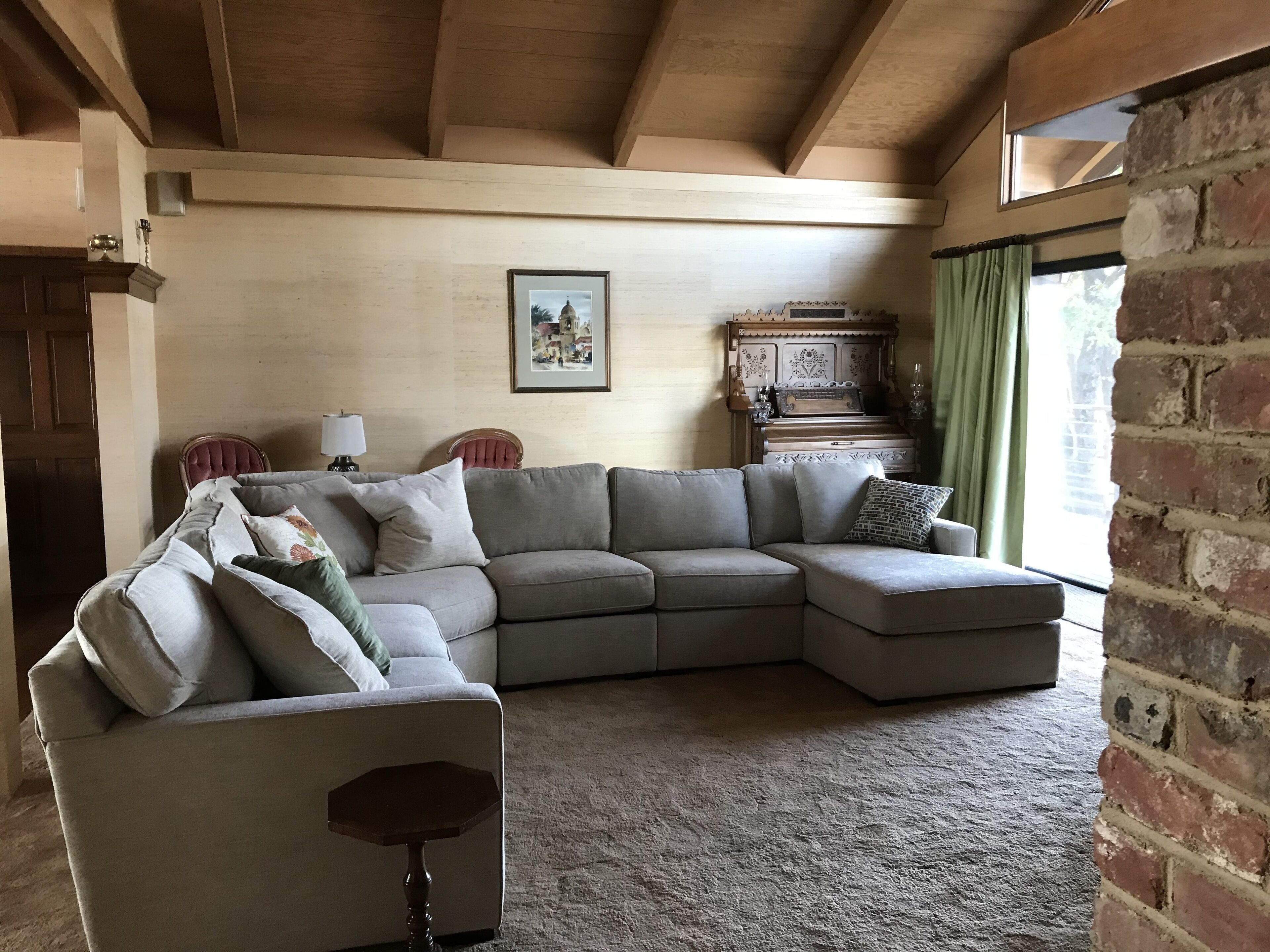 Hilltop Estate with Panoramic Views