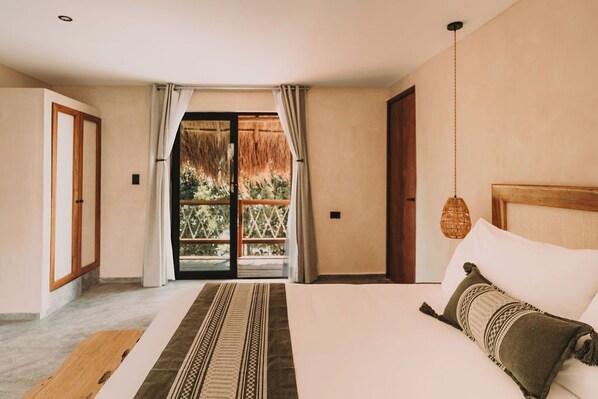 Premium bedding, down comforters, minibar, in-room safe - Zelune Luxury Lagoon Resort Bacalar Adults only (Bacalar)