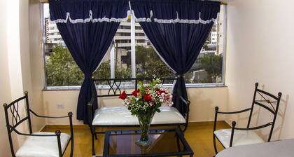 16 komplett eingerichtete, komfortable Zimmer in der besten Gegend nördlich von Quito.