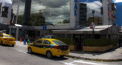 16 chambres confortables entiÚrement meublées dans le meilleur quartier au nord de Quito.