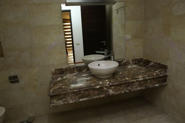 Bathroom sink - The Village Compound (New Cairo)