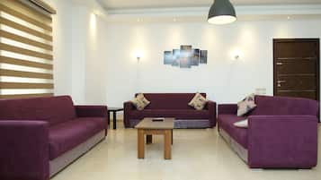 2 bedrooms, individually furnished, iron/ironing board, free WiFi