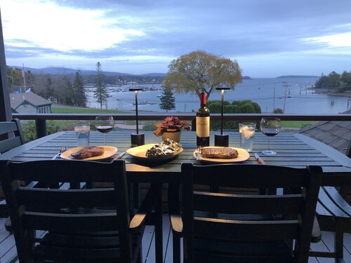 Best views on MDI - 2 bedroom 2 bath condo - waterfront with in ground pool