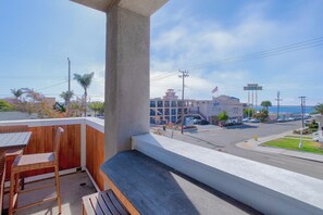 Outdoor dining - Gorgeous Ocean Views with Private Rooftop Deck! (Pismo Beach)