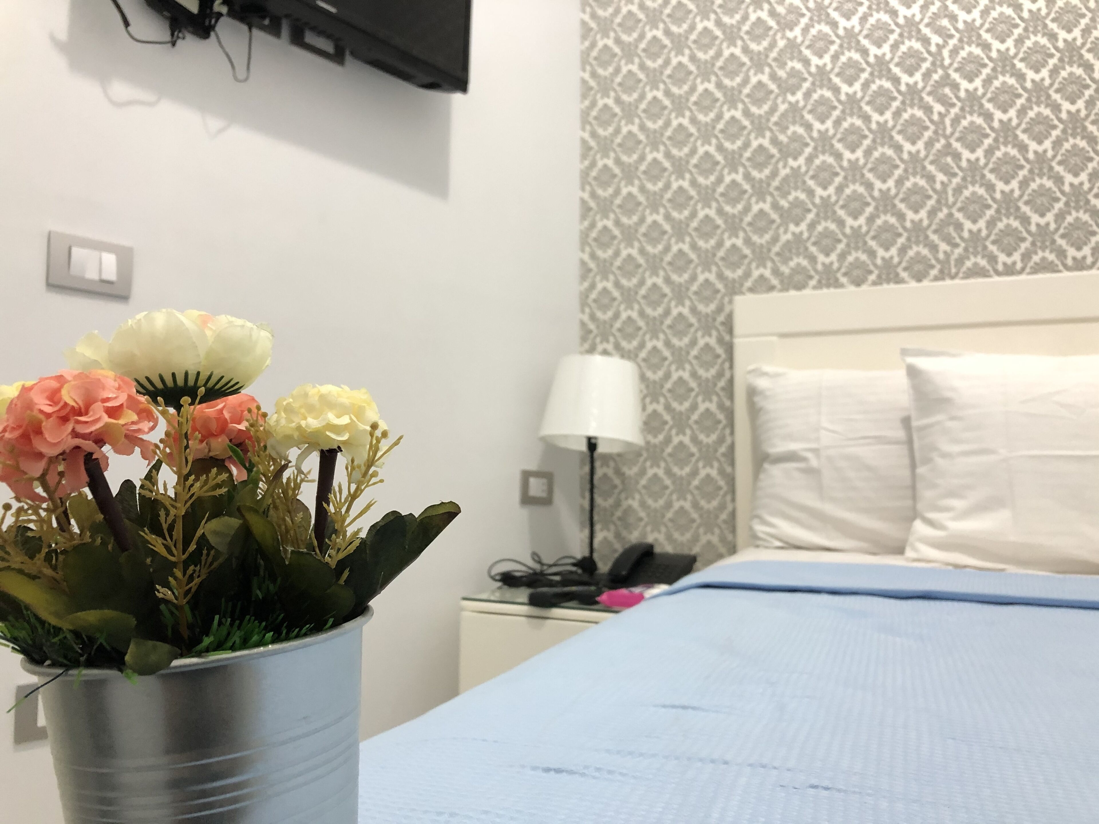 basic double room, shared bathroom | 1 bedroom, free wifi, bed sheets