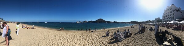 Liegestühle, Strandtücher