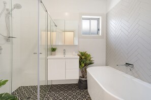 Casa ejecutiva | Bañera profunda
