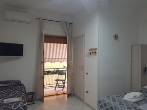 1 quarto, Wi-Fi de cortesia, roupa de cama