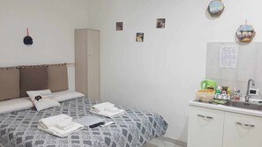 1 bedroom, free WiFi, bed sheets