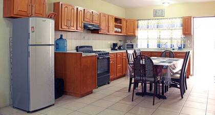Beautiful house 4 bedrooms in great location