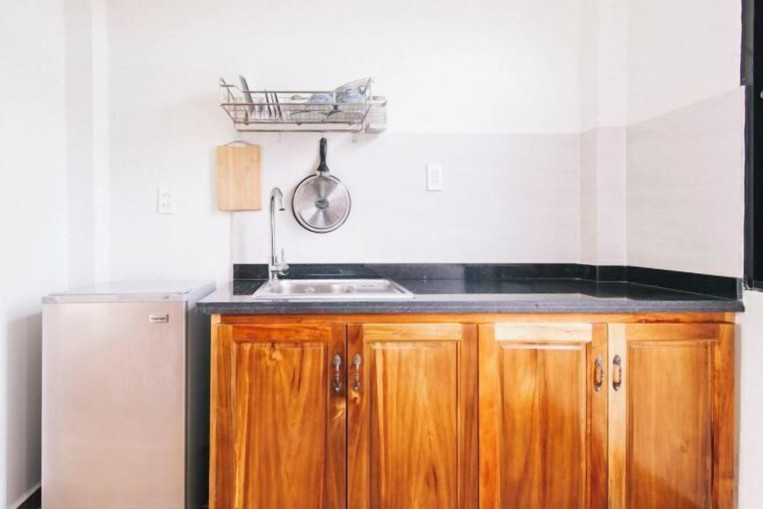 Bếp riêng | Tủ lạnh nhỏ, bếp nấu, dụng cụ pha cà phê/trà, ấm điện 