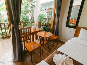 Family Room | Minibar, in-room safe, desk, laptop workspace - La Limone Boutique Resort Phu Quoc (Phu Quoc)