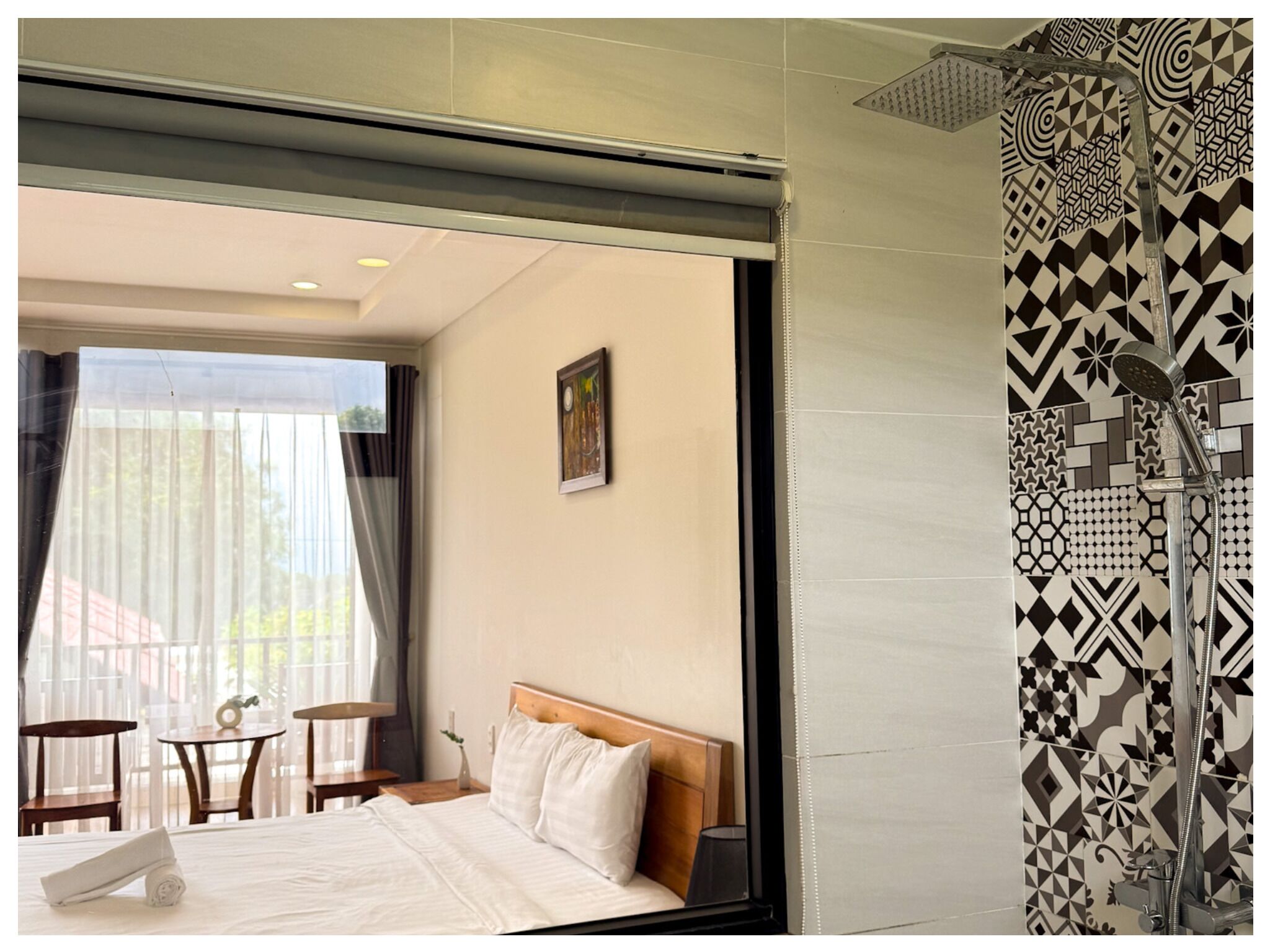 minibar, in-room safe, desk, laptop workspace