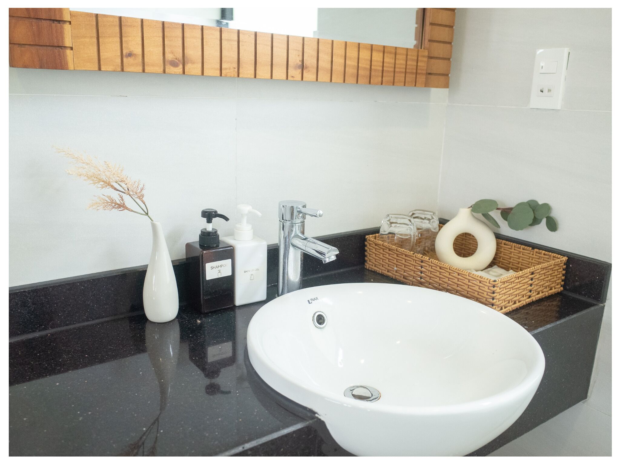 bathtub, free toiletries, hair dryer, slippers