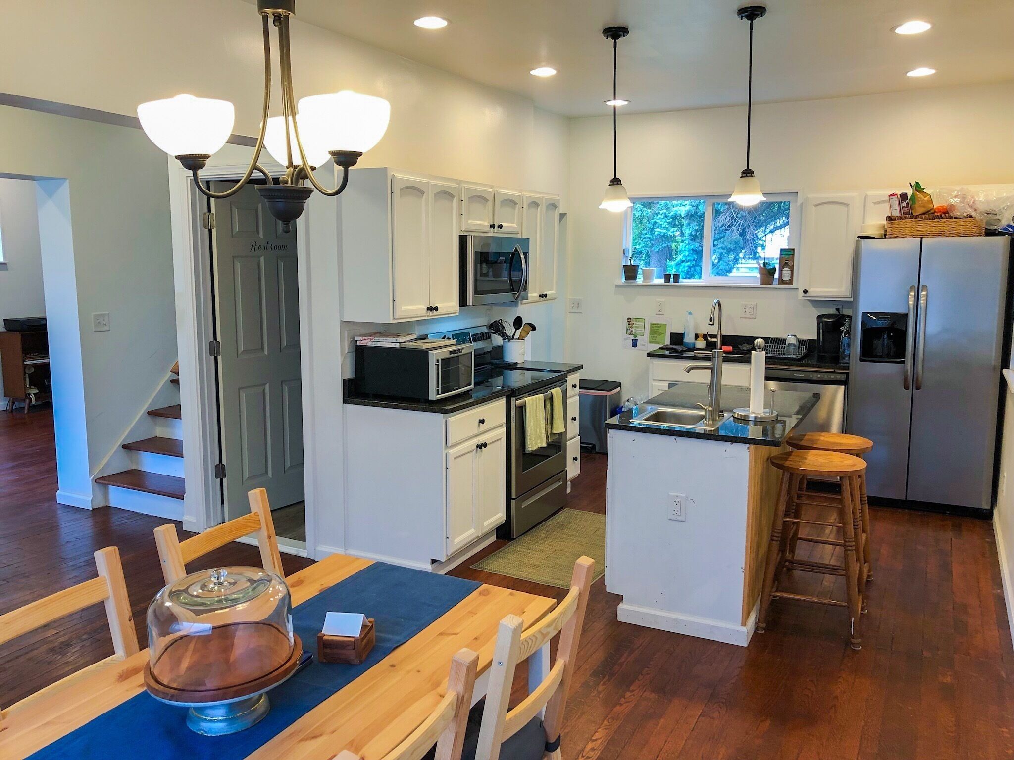 雪櫃、微波爐、焗爐、爐具