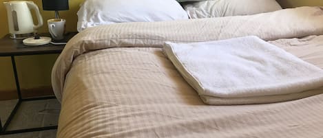 Decoración personalizada, muebles diferentes y wifi gratis