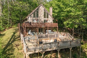 Terrace/patio - The Mountains Chalet in Private Rural Environment (Fairfield)