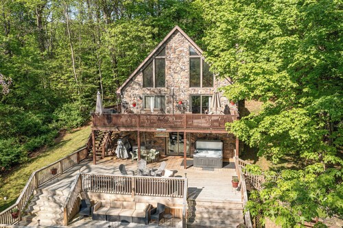 The Mountains Chalet in Private Rural Environment