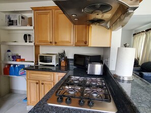 Private kitchen - The Garden Entrance. (Santa Ana)