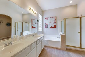 Free toiletries, hair dryer, towels - 4 Mi to Riparian Preserve: Mesa Abode w/ Hot Tub (Mesa)