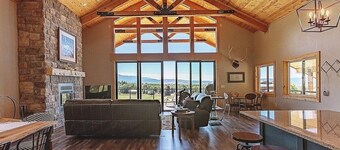 Canyon Pines Retreat ⁓Hot Tub ⁓Slide off top deck ~Mountain Views~on Golf Course