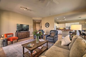 TV, fireplace - California Gem: Pool, 6 Mi to Dtwn Palm Springs! (Cathedral City)