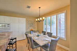Dining - California Gem: Pool, 6 Mi to Dtwn Palm Springs! (Cathedral City)