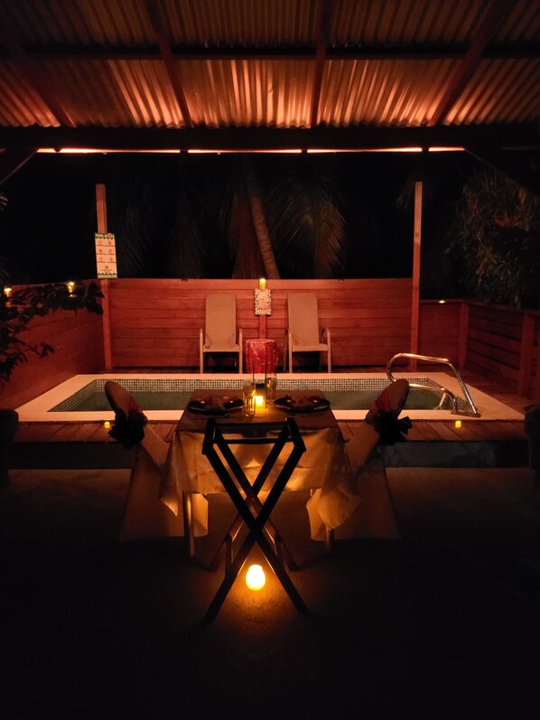 Outdoor dining - The Local Experience - Zaboka Apartment (Castries)