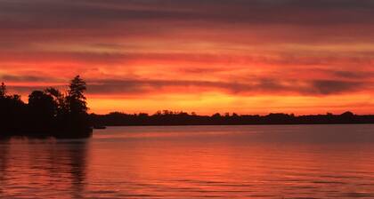 Lakefront poissa kotoa