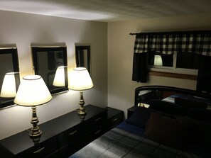 3 bedrooms, desk, iron/ironing board, travel cot