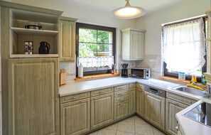 Kühlschrank, Herdplatte, Geschirrspüler