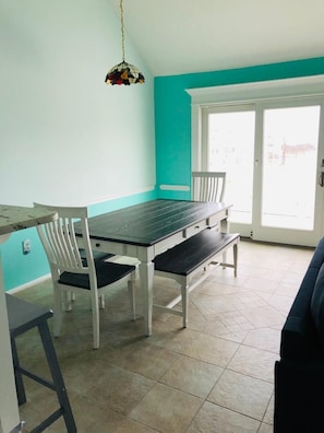 Dining - Vast Ocean Views at 15th Street Beach (North Wildwood)