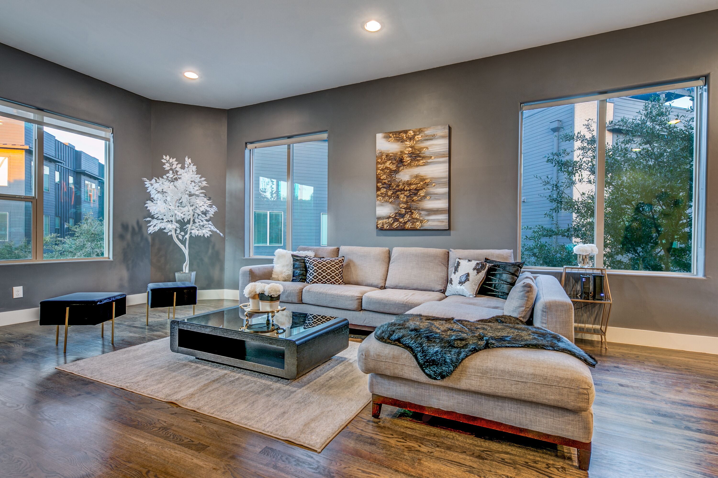 Elegance Undeniable! Downtown Views