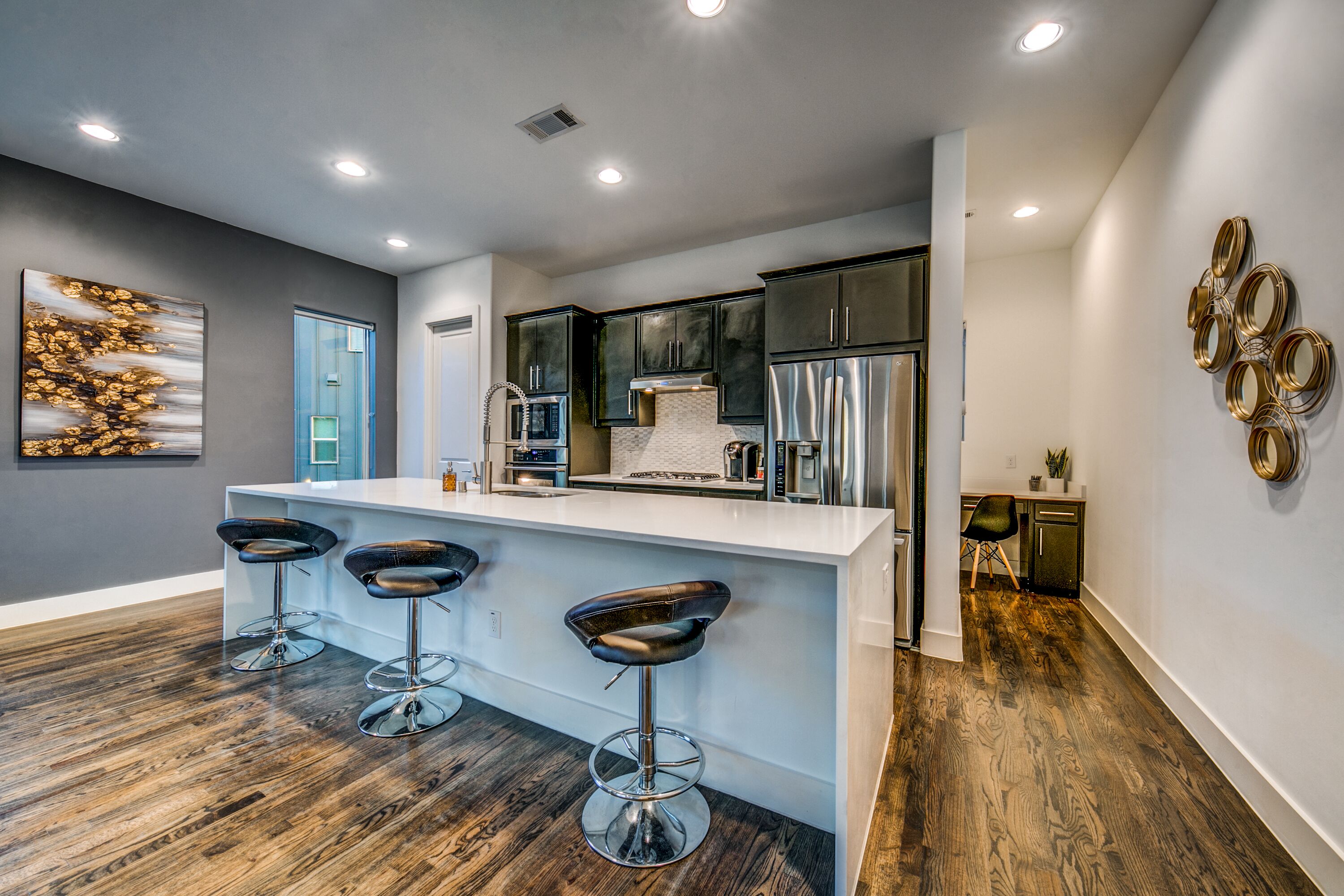 Elegance Undeniable! Downtown Views