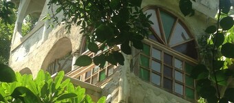 Large, private, modern stone house in small Mayan Village.Close to Valladolid.