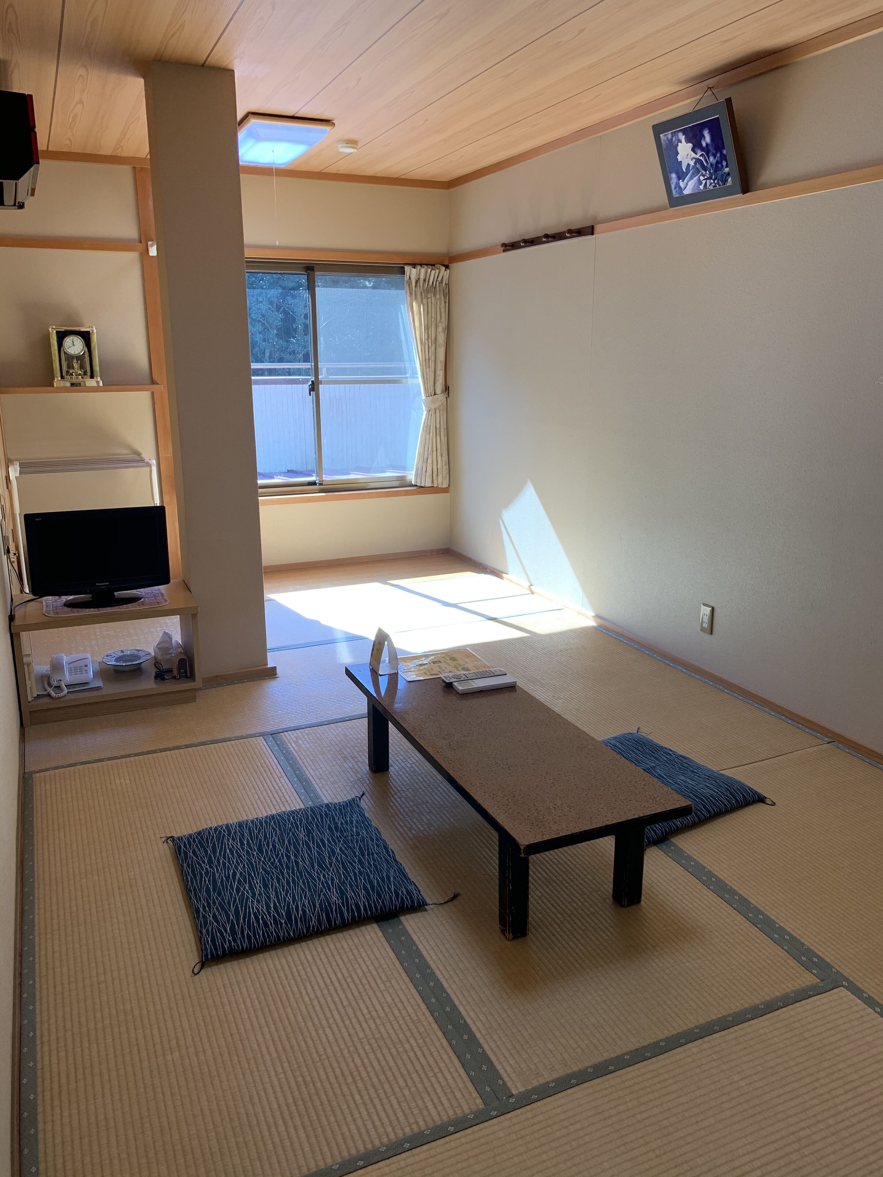 Triple room 3rd floor (Smoking) | Individually decorated, free WiFi, bed sheets