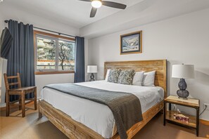 2 bedrooms, blackout curtains, iron/ironing board, free WiFi