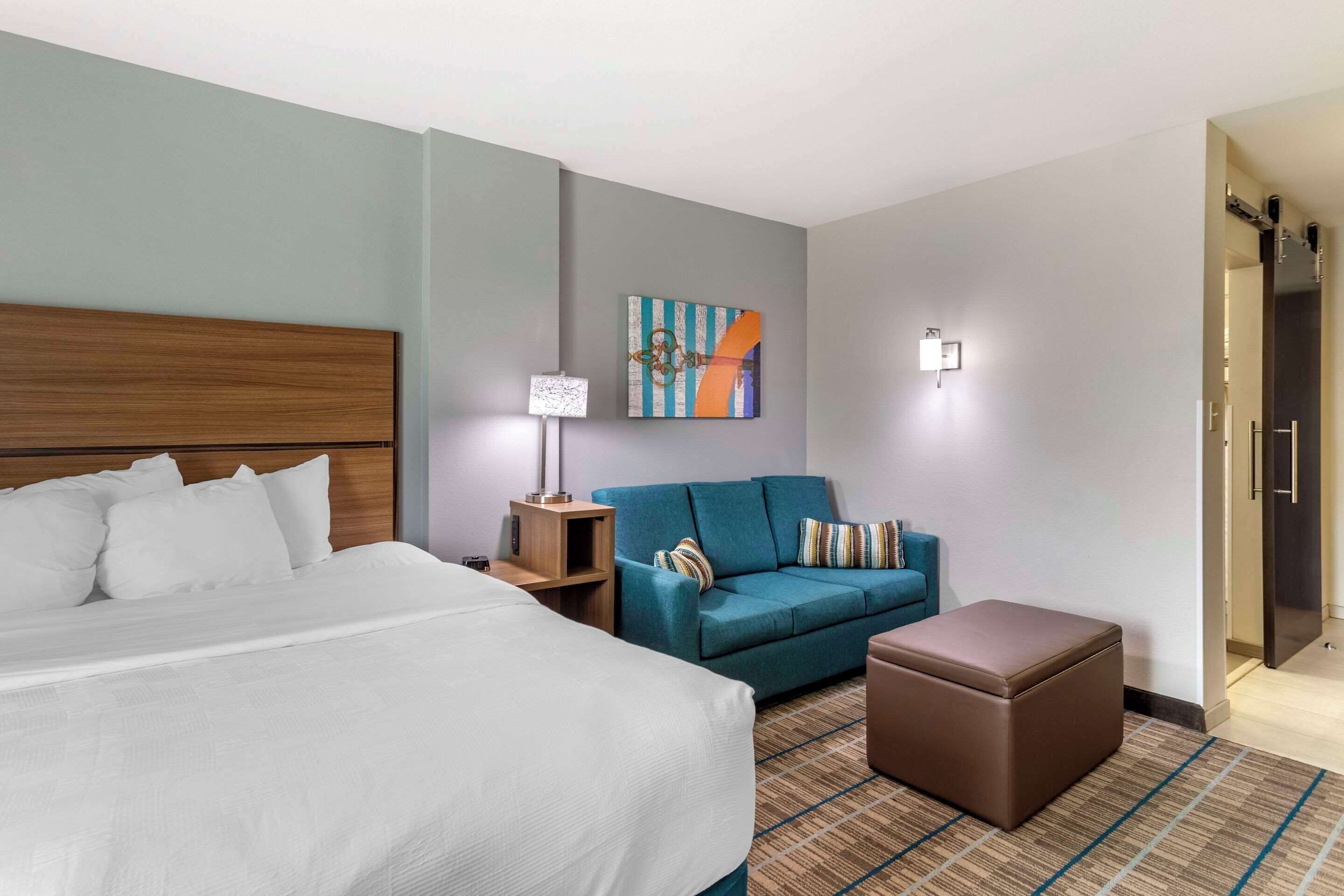 desk, free cots/infant beds, free rollaway beds, free wifi