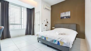 Studio Deluxe (Suite) | Bàn, màn/rèm cản sáng, phòng cách âm, bàn ủi/dụng cụ ủi quần áo