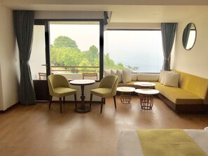 Suite de lujo, balcón, vista a la montaña | Ropa de cama de alta calidad y minibar 