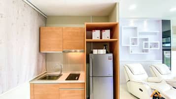 Familienstudio | Eigene Küche | Kühlschrank, Herdplatte, Wasserkocher